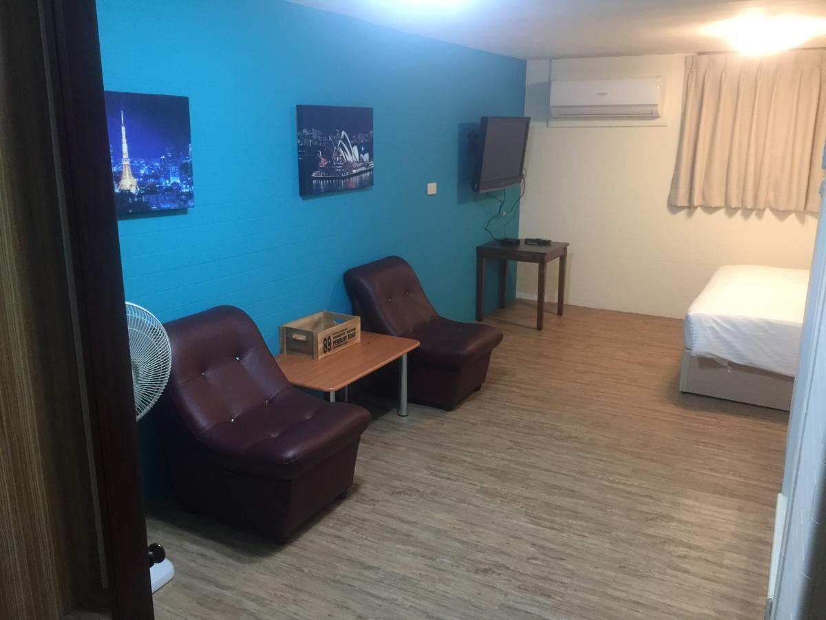 Traveler Station Hotel Kaohsiung Exterior photo