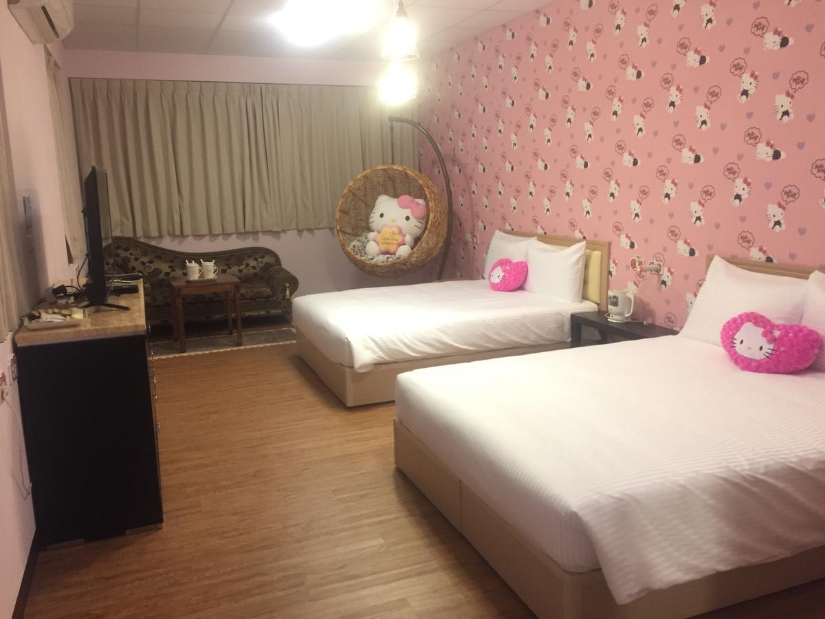 Traveler Station Hotel Kaohsiung Exterior photo