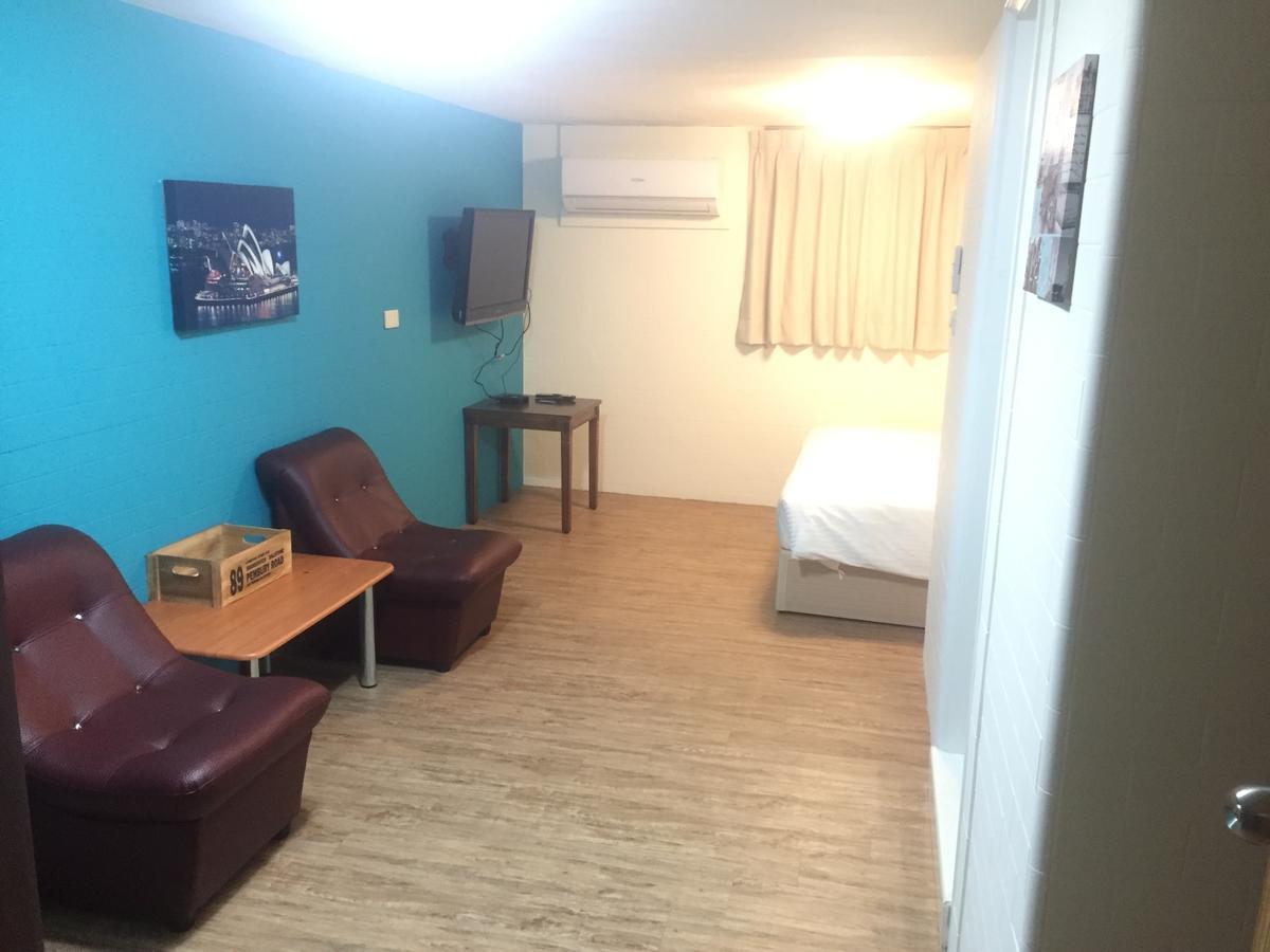 Traveler Station Hotel Kaohsiung Exterior photo