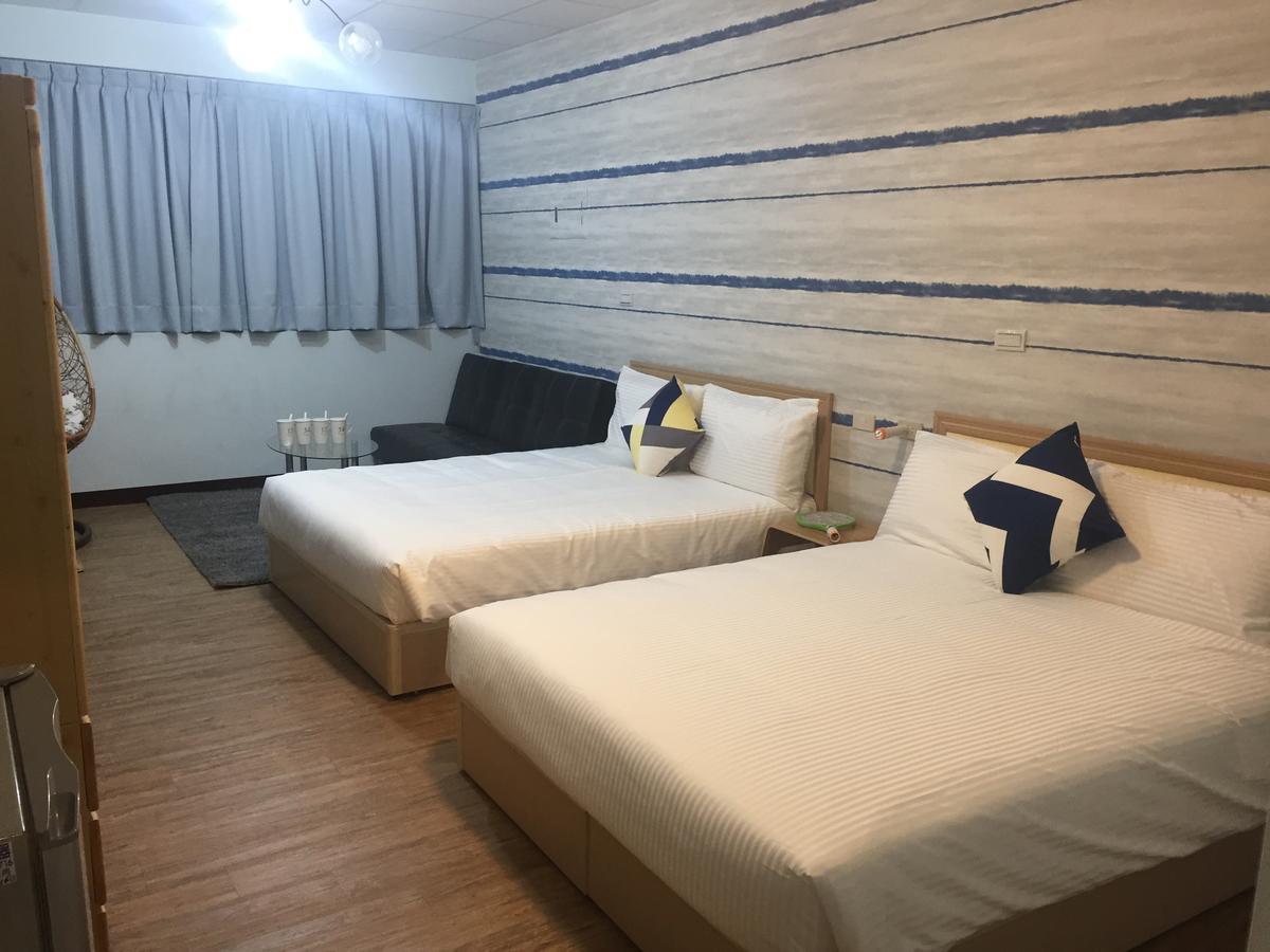 Traveler Station Hotel Kaohsiung Exterior photo