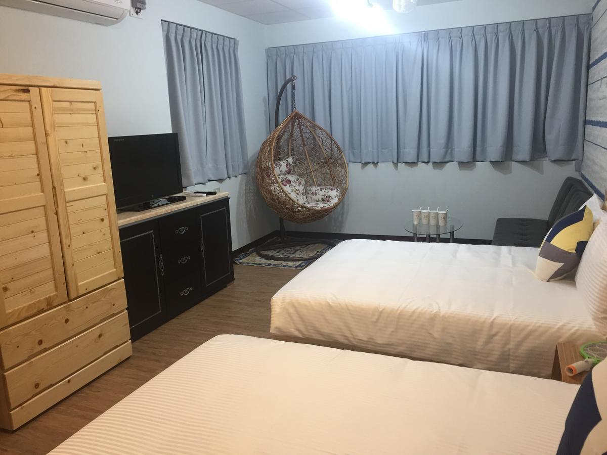 Traveler Station Hotel Kaohsiung Exterior photo