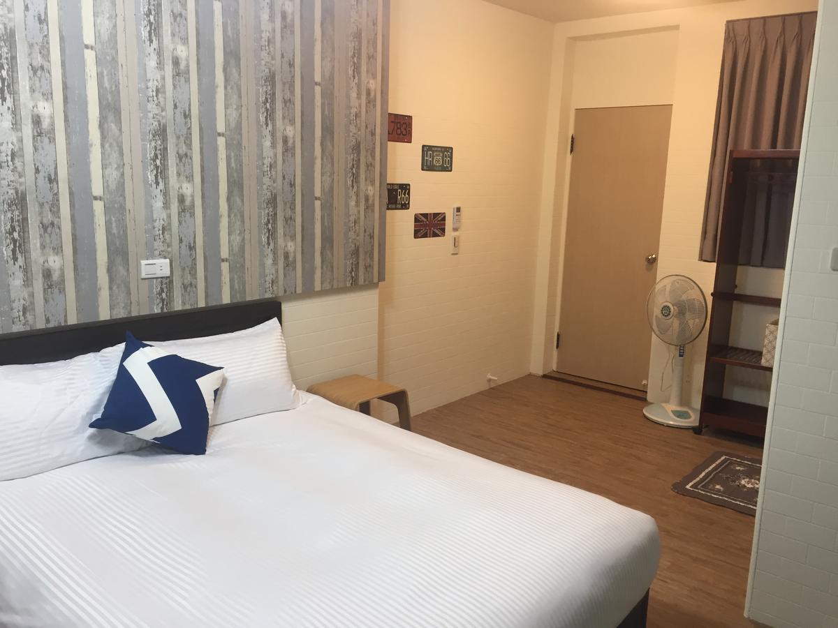 Traveler Station Hotel Kaohsiung Exterior photo