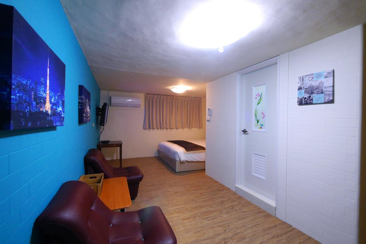 Traveler Station Hotel Kaohsiung Exterior photo