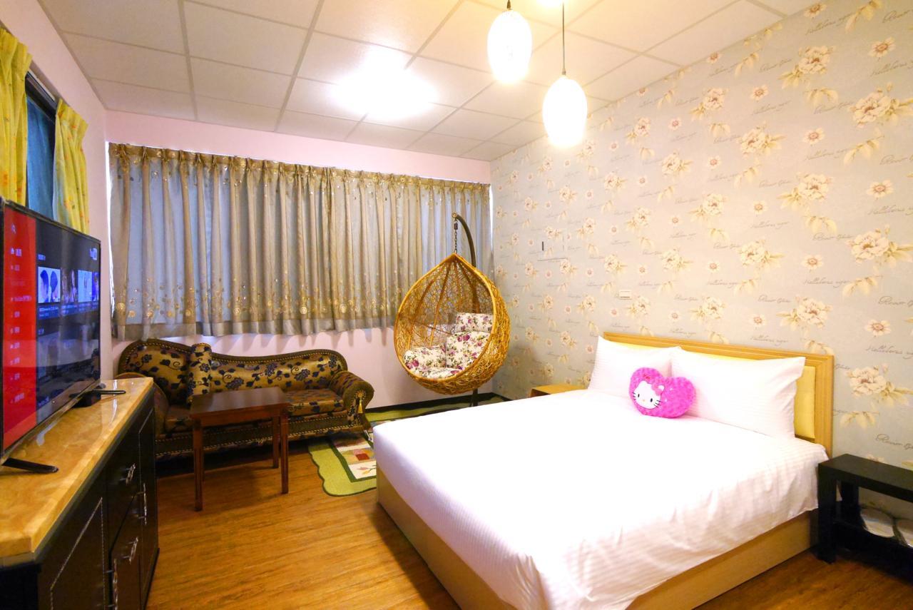 Traveler Station Hotel Kaohsiung Exterior photo