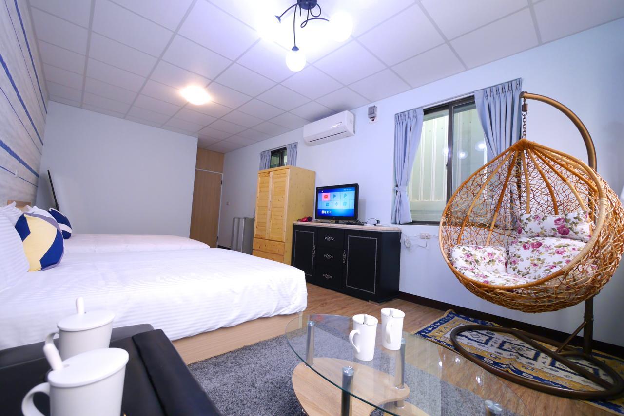 Traveler Station Hotel Kaohsiung Exterior photo
