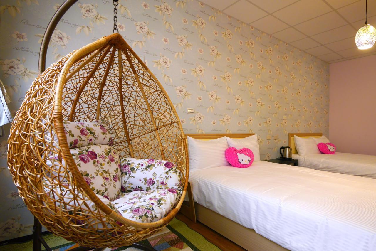 Traveler Station Hotel Kaohsiung Exterior photo
