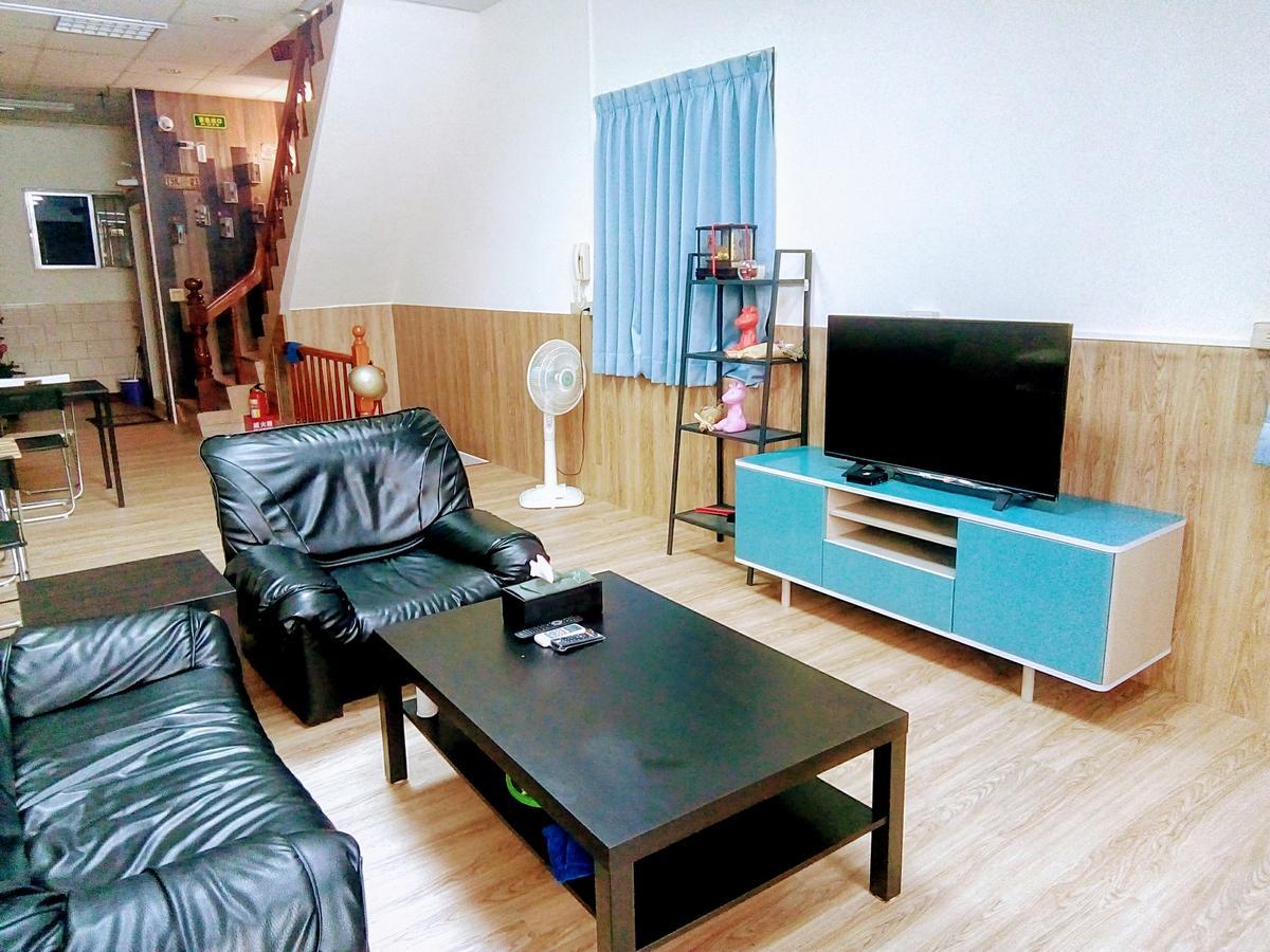 Traveler Station Hotel Kaohsiung Exterior photo